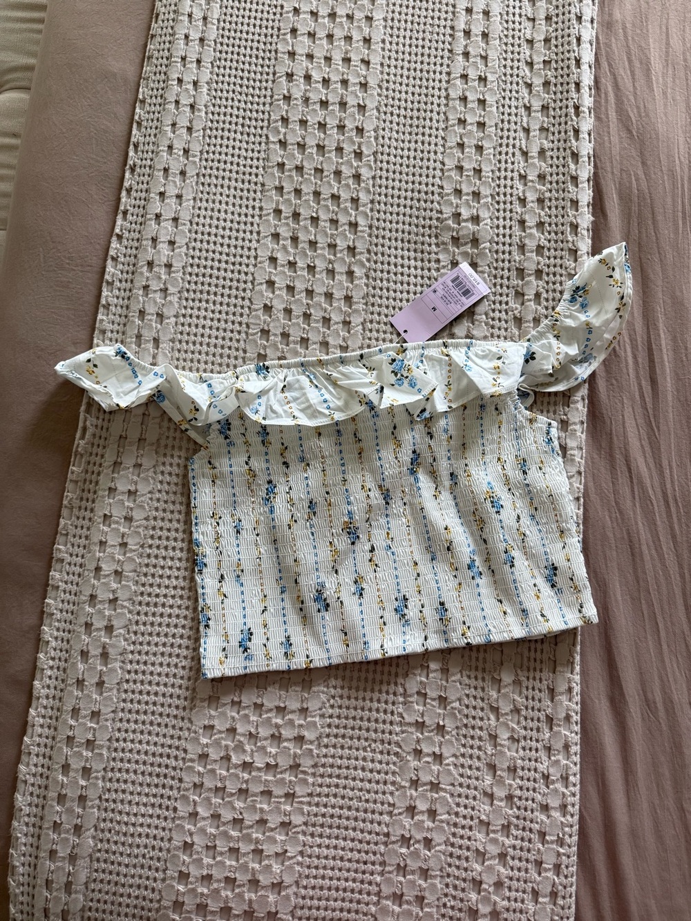 NEW wild fable Cream Off-Shoulder‎ Ruffle Floral Crop Top Size M